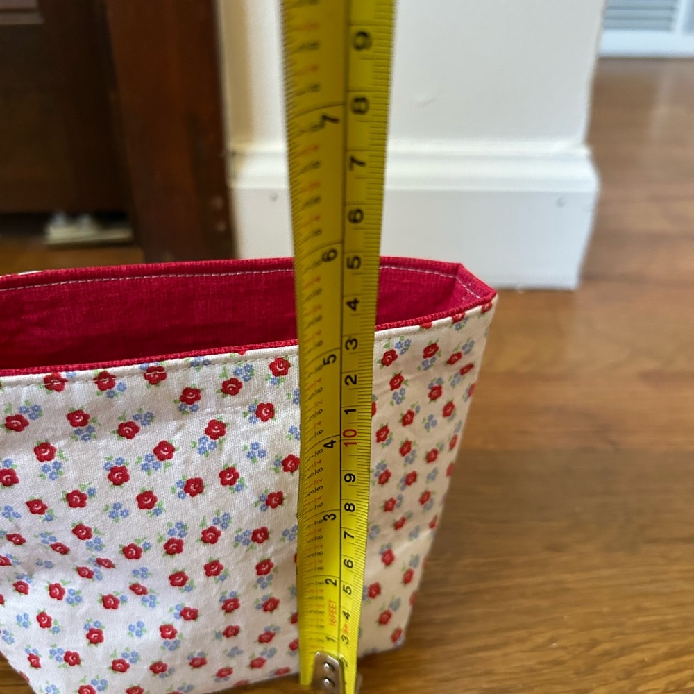 Hand Crafted Red Floral Storage Pouch - Picture 4 of 6